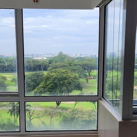 Enjoy Bgc Sunset And Golf Course View 2 Bedroom Loft With 100Mbps Internet Connection Manila Kültér fotó
