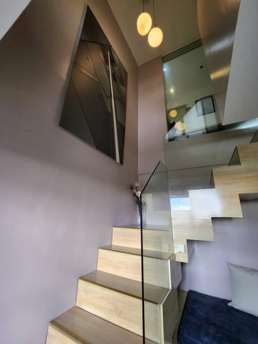 Enjoy Bgc Sunset And Golf Course View 2 Bedroom Loft With 100Mbps Internet Connection Manila Kültér fotó
